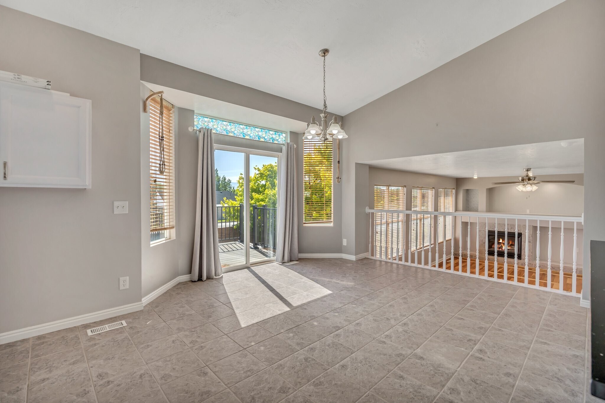 Building Photo - 8847 Mountain Vista Dr