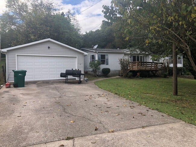 Building Photo - 1717 Nonaville Rd