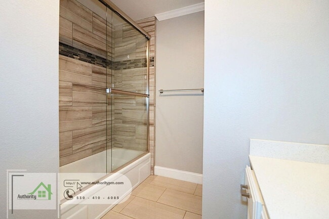 Building Photo - 251 Kamp Way