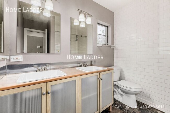 Building Photo - 1338 W Culver St