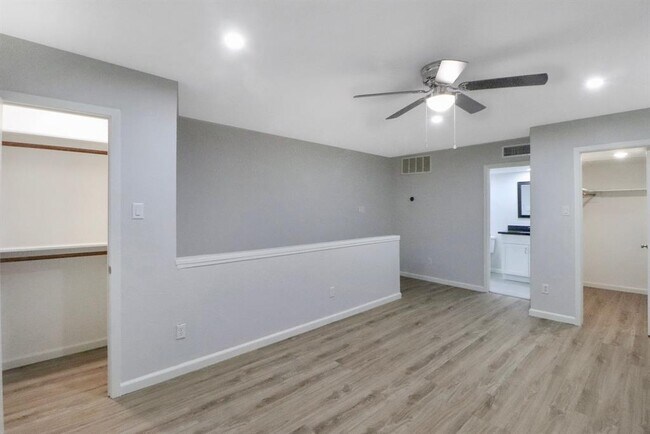 Building Photo - 5929 Queensloch Dr