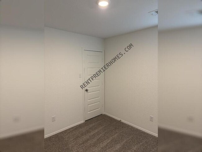 Building Photo - 102 Powder River Dr