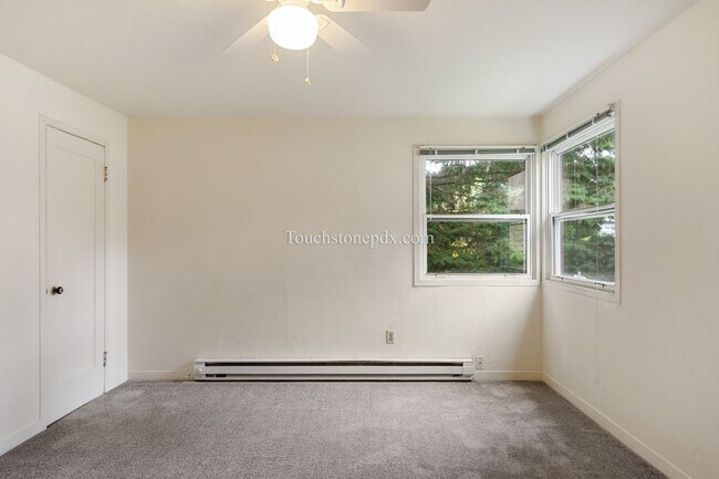 Building Photo - Welcoming 1 BD | 1 BA Conveniently Located...