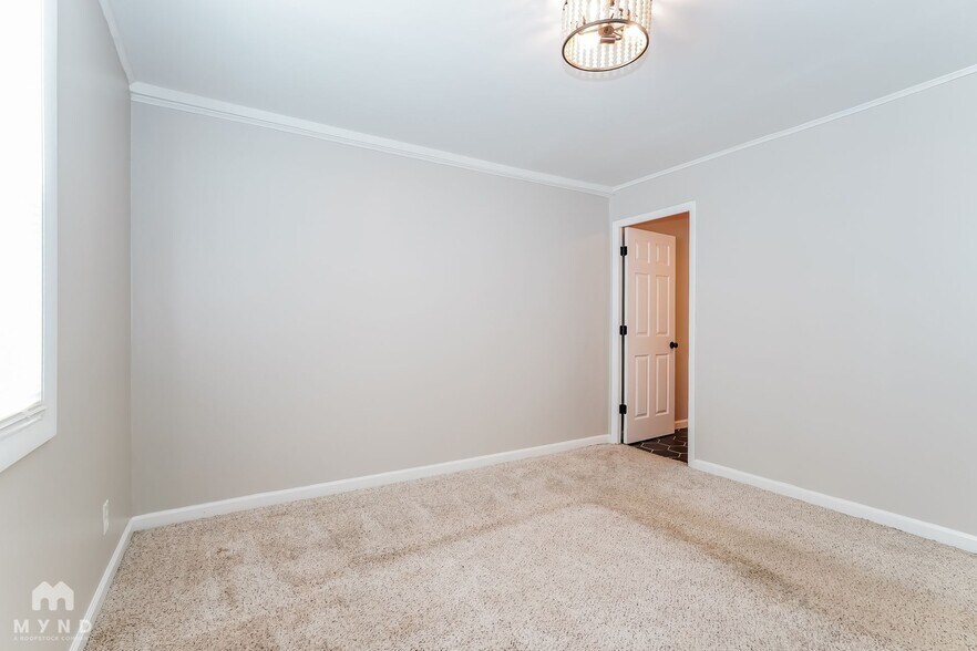 Building Photo - 245 St Christopher Ln