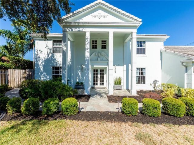 Primary Photo - 4400 Bayview Dr