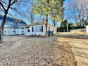 Building Photo - Must see this Adorable 3 bedroom 1 bath home in a Cu Da Sac. Conveniently close to Uptown, NODA, ...