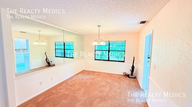 Building Photo - 909 Gazell Trail