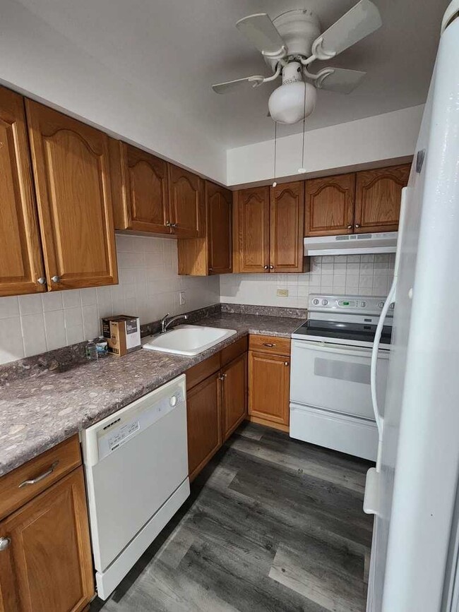 Building Photo - 1781 Algonquin Rd