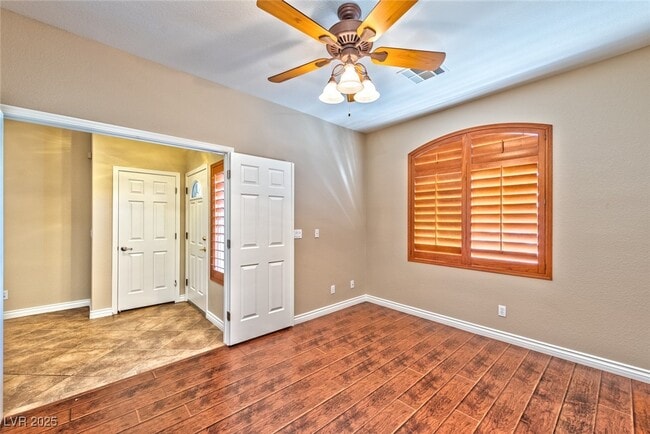 Building Photo - 10600 Royal Willow Pl