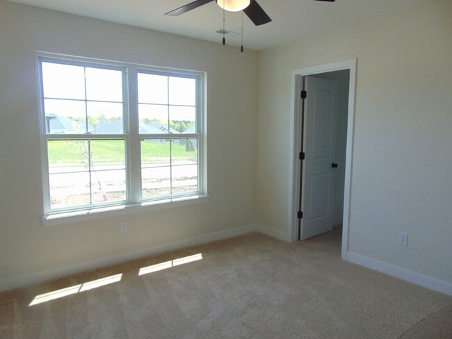 Building Photo - New Modern 3 Bed 2 Bath House