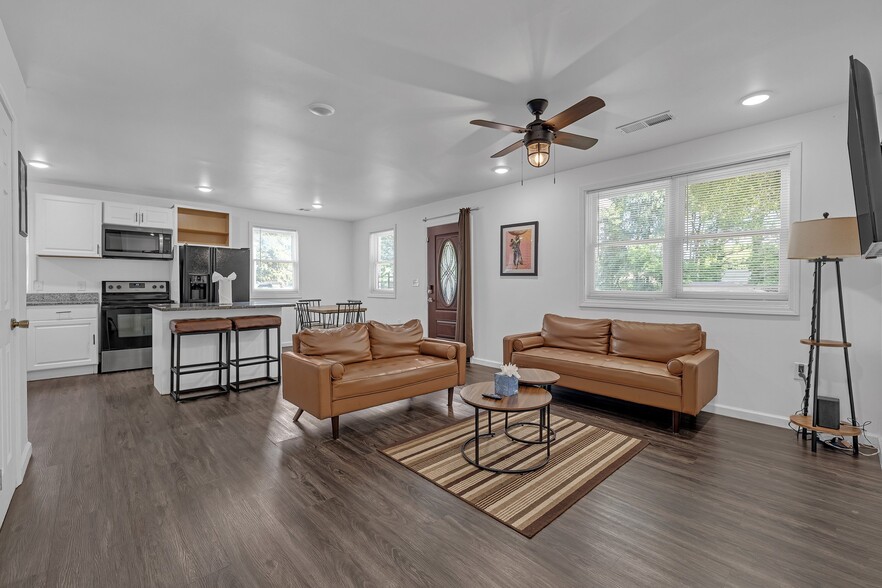 Building Photo - 2533 Godfrey Dr NW