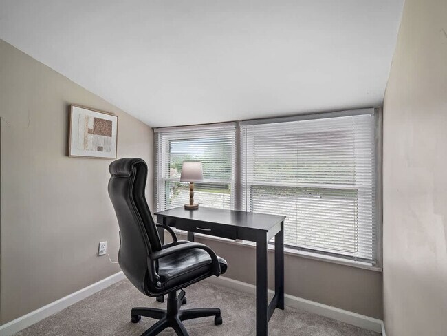 Building Photo - 679 Washington St