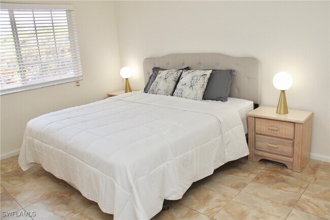 Building Photo - 1265 Wildwood Lakes Blvd