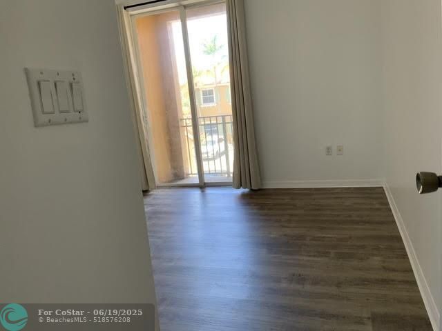 Building Photo - 614 SW 106th Ave