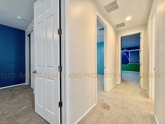 Building Photo - 9731 E Lynx Lk Trl