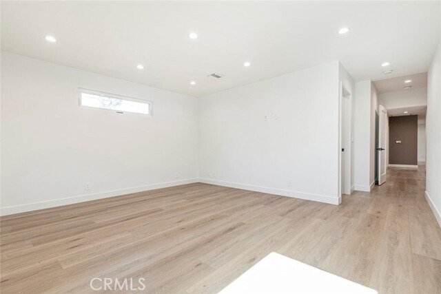 Building Photo - 528 Spencer St