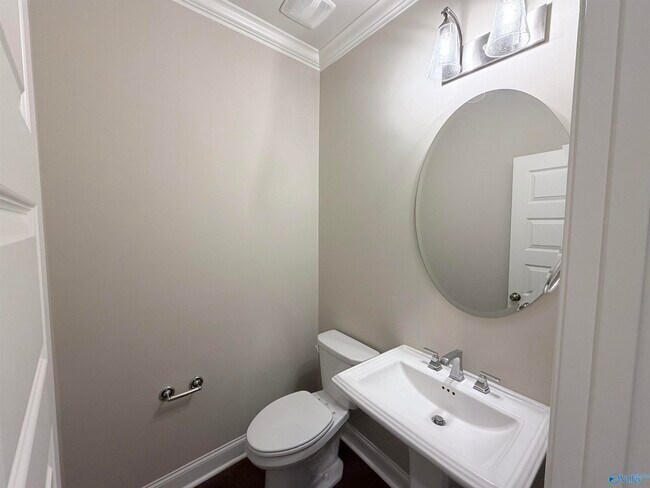 Building Photo - 7419 Flint Xing Cir SE