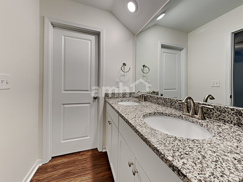 Building Photo - 169 Cheatham Hill Ln