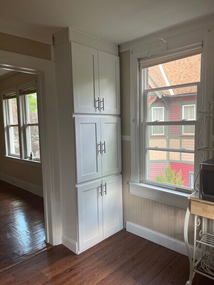 Pantry - 715 Cattell St