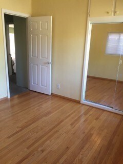 Building Photo - Spacious three bedroom one and half bath house in Sunland!