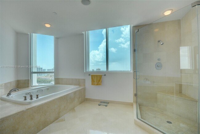 Building Photo - 20155 NE 38th Ct