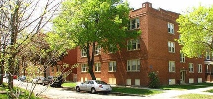 Building Photo - 4248 N Lamon Ave