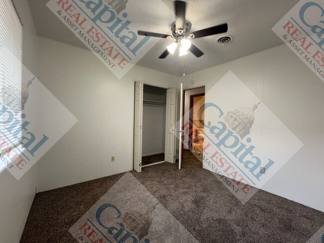 Building Photo - Spacious 2 Bedroom W/ Bonus Room