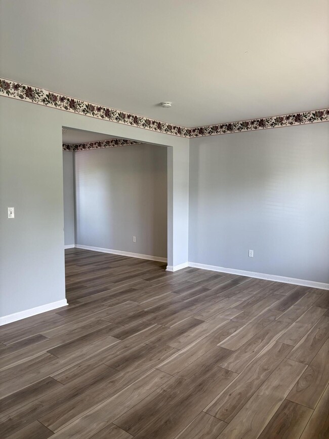 Building Photo - 4101 Rolling Meadow Ln