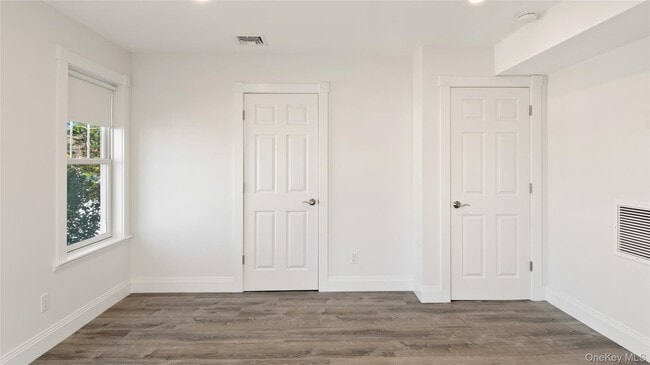 Building Photo - 33 Devoe St