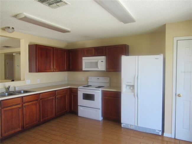 Building Photo - 249 Aster Dr