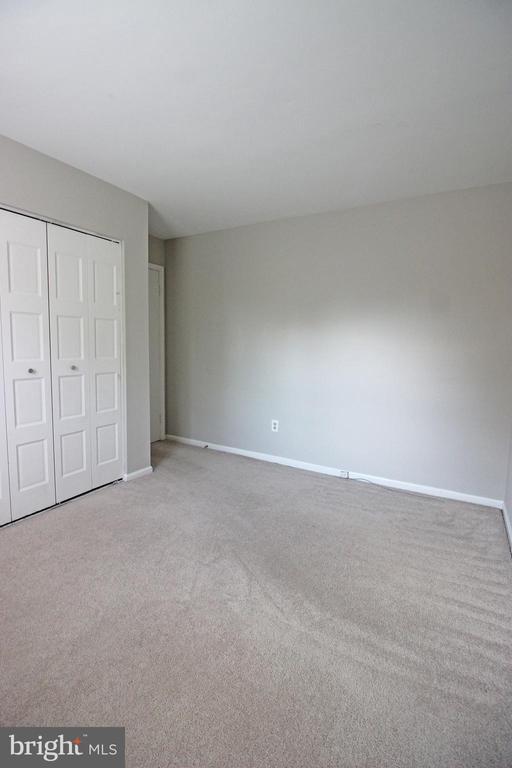 Building Photo - 6530 Yadkin Ct