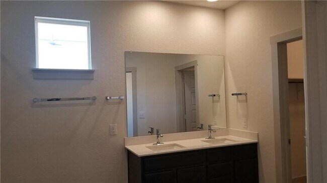 Building Photo - 4604 Tully Dr