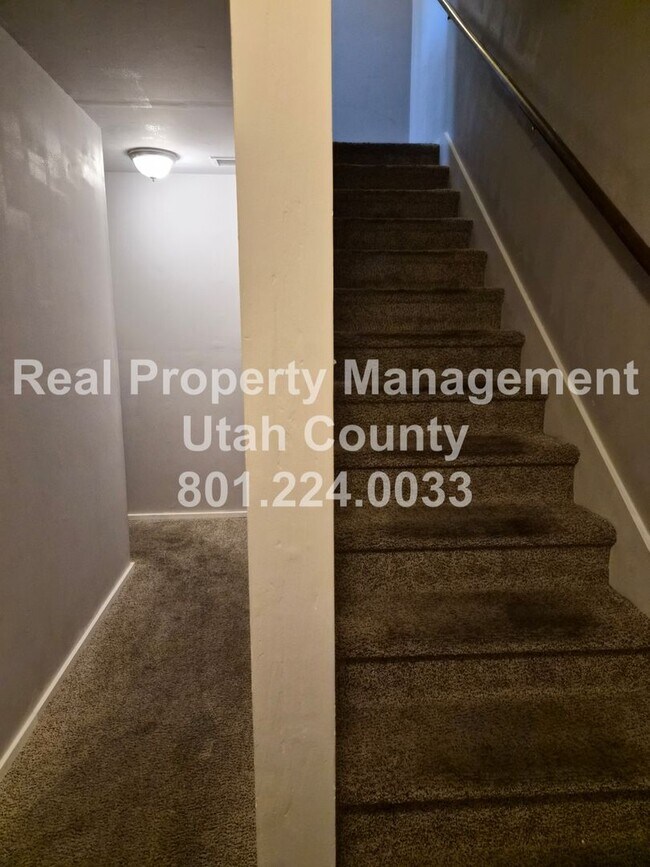 Building Photo - Townhome in Eagle Mountain