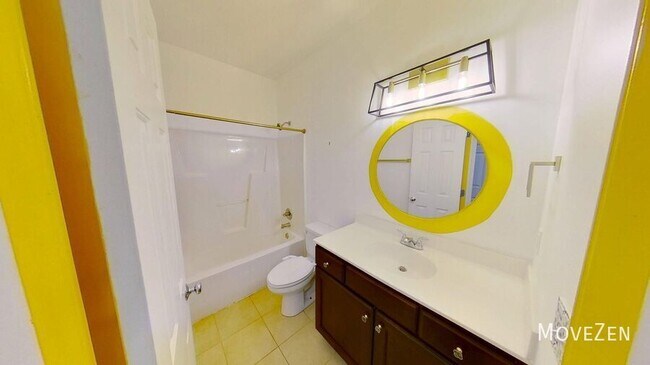 Building Photo - 1721 E Lenoir St