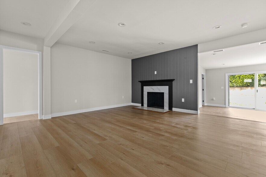 Building Photo - 6921 Bluebell Ave