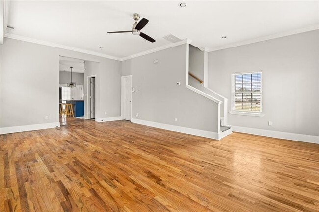 Building Photo - 66 Weyman Ave SW