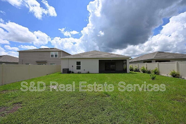 Building Photo - 2028 Rosewood Cir