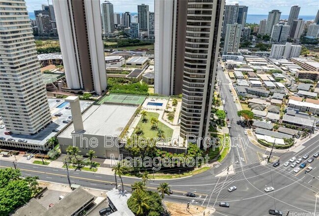 Building Photo - 2499 Kapiolani Blvd