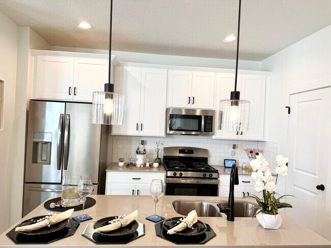 Building Photo - 6686 W Leander Dr