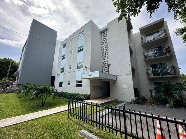Building Photo - 1337 NW 1st St