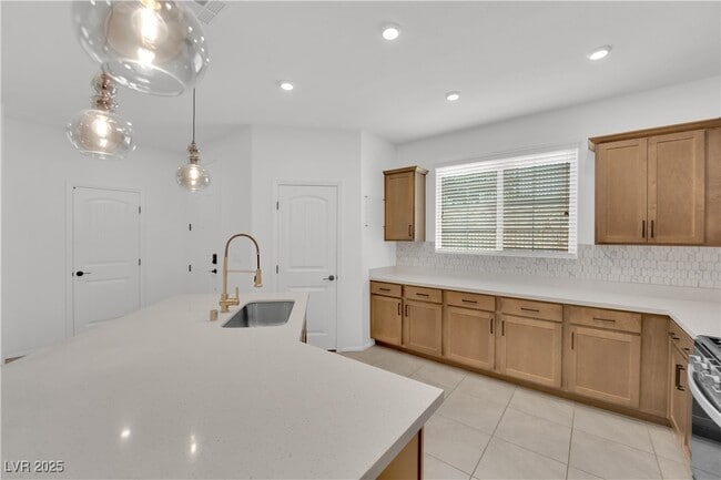 Building Photo - 8035 Skye Foxx St
