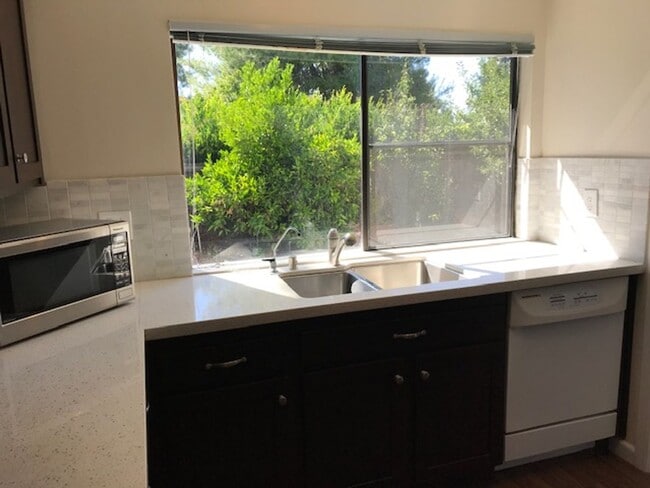 Building Photo - Single level 3 bedroom home in Northgate c...