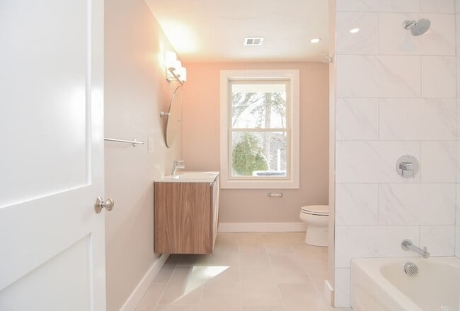 Building Photo - 27 Fenway Dr