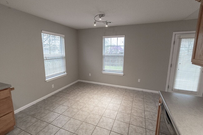 Building Photo - 4700 Fenimore Dr