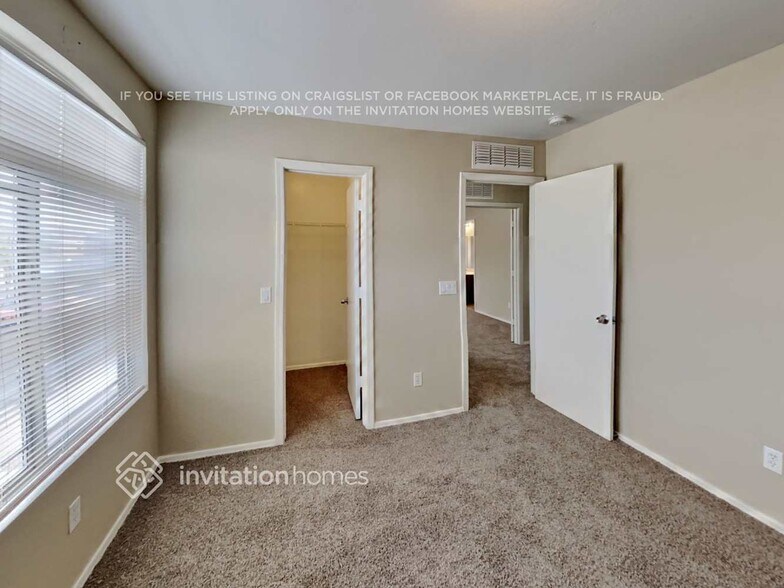 Building Photo - 4642 N 108th Ave