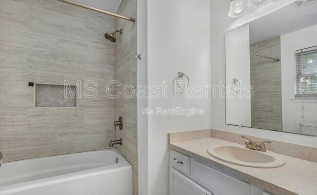 Building Photo - 7520 Marathon Dr