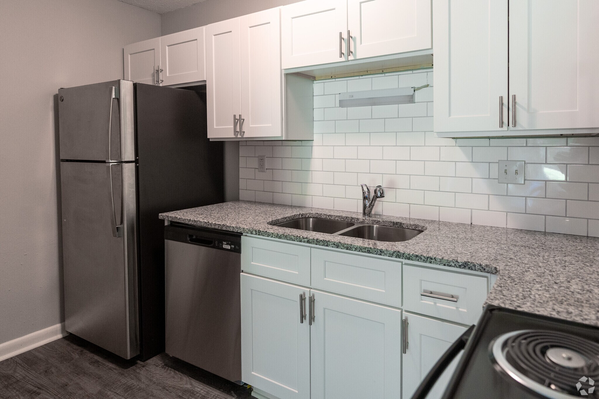 1BR,1BA -671SF - Triangle Park Apartments