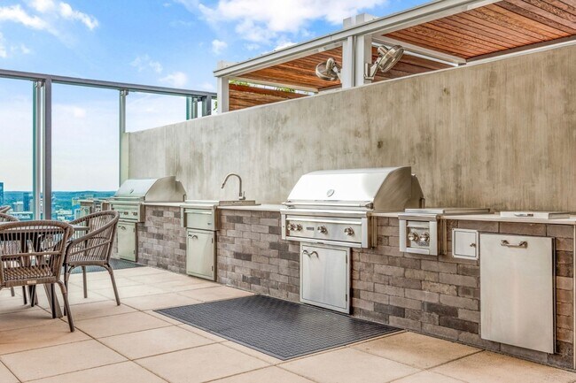 Building Photo - 2 Bedroom Luxury Condo w/ Exquisite Design and World-class Service