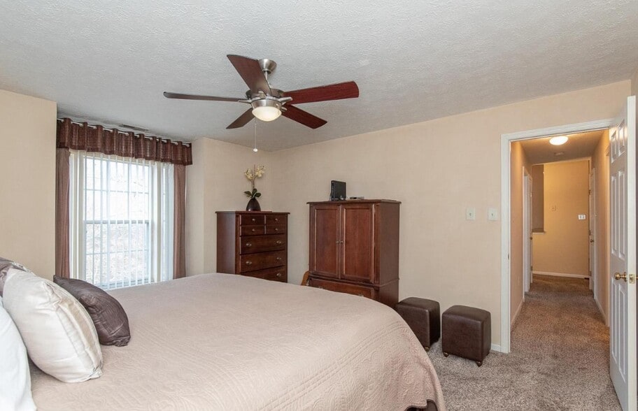bedroom 1 - 1002 Markham Ct