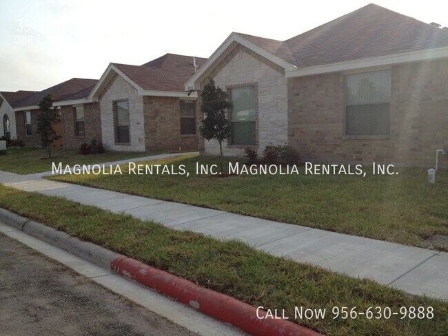 Building Photo - 3bd/3ba Located in Pharr in a Gated Subdiv...